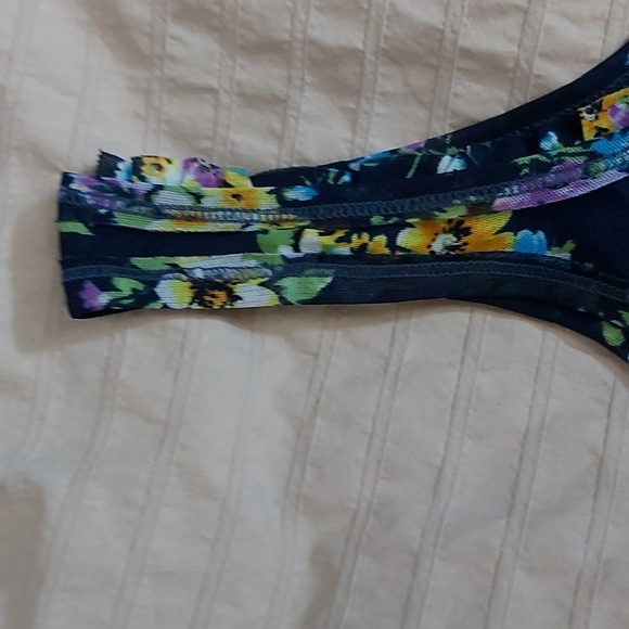 Aeropostale Floral Top - Picture 4 of 9